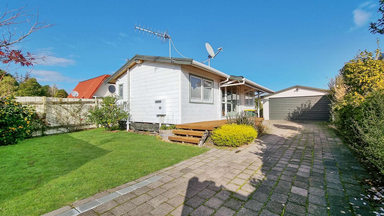 30 Neil Road, Fairy Springs, Rotorua - Carousel 1