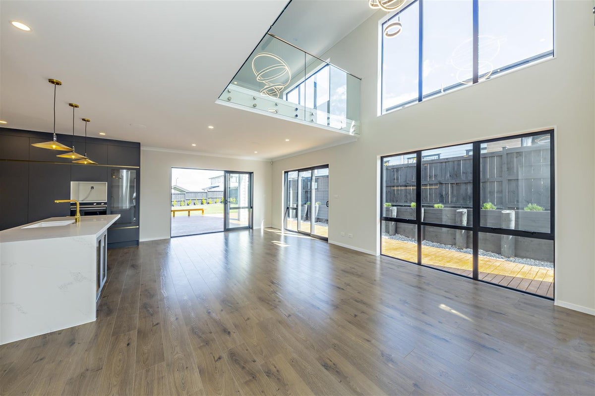 9 Hapukupuku Avenue, Beachlands, Auckland - Carousel 2