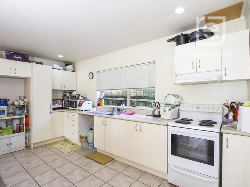 6 Gina Avenue, Ranui, Auckland - Carousel 2
