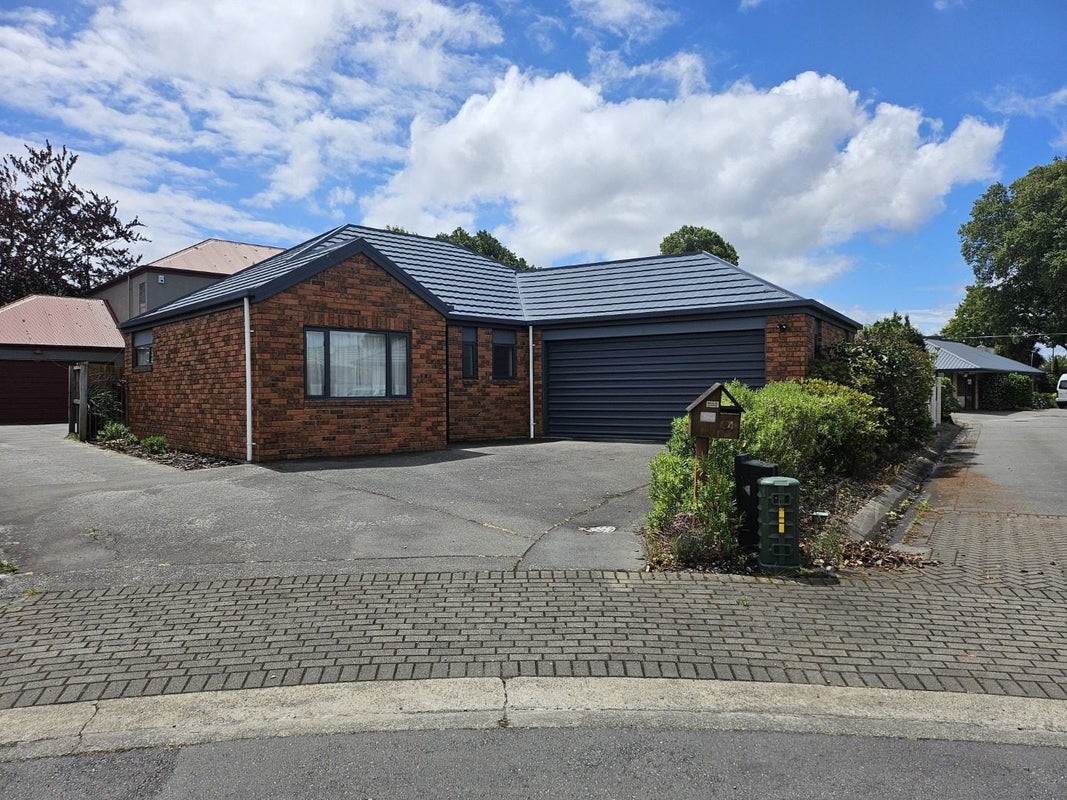 54 Parade Court, Addington, Christchurch - Carousel 1