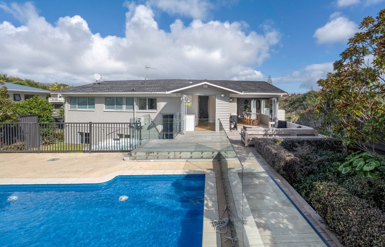 62 Evelyn Road, Cockle Bay, Auckland - Carousel 2