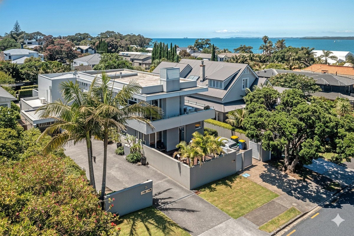 2/2A Earnoch Avenue, Takapuna, North Shore City, Auckland - Carousel 1