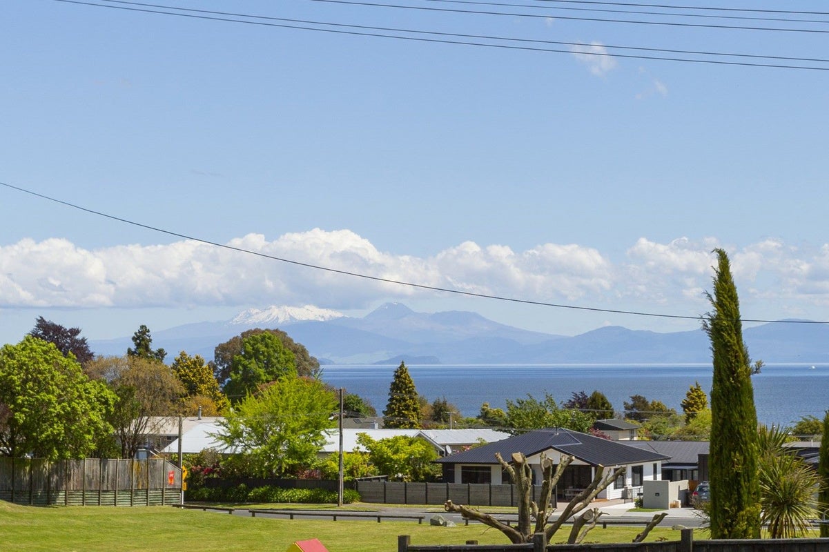 2 Rokino Road, Taupo, Taupo - Carousel 1