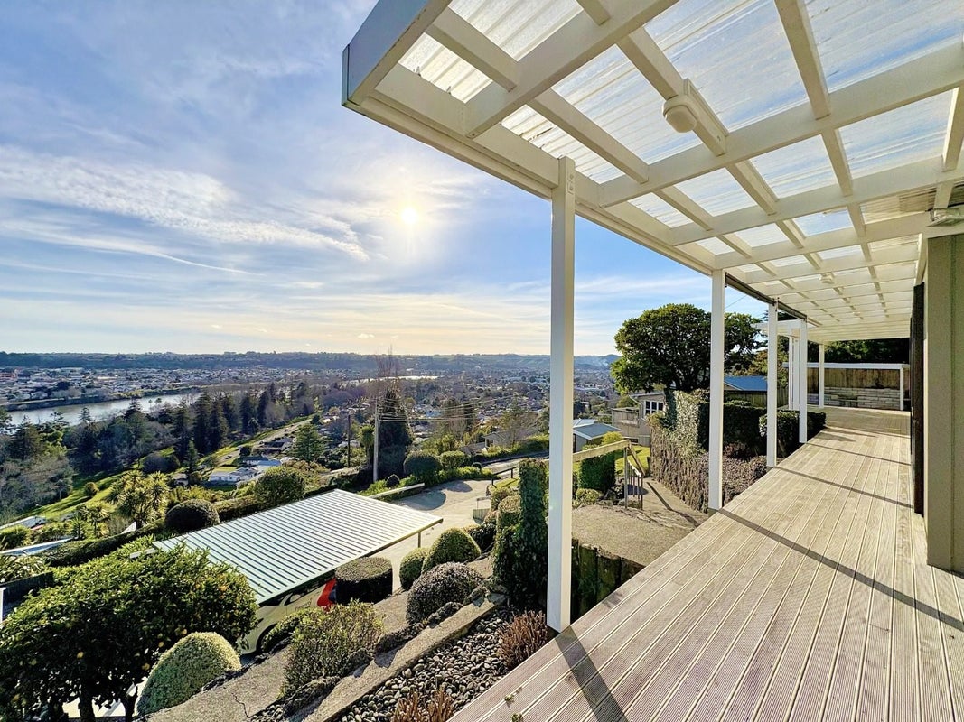 24 Wairere Road, Bastia Hill, Whanganui - Carousel 2