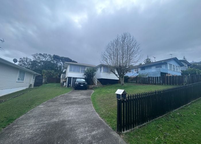 18 Juniper Road, Sunnynook, Auckland - Carousel 1