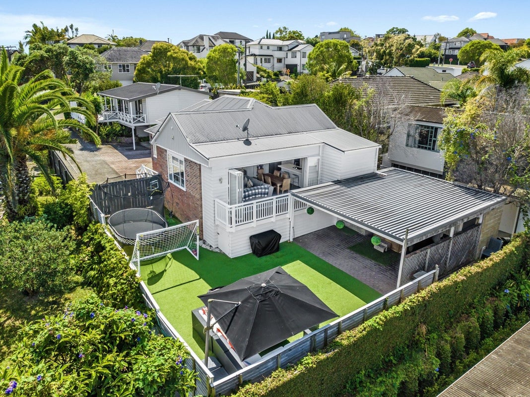109B Atkin Avenue, Mission Bay, Auckland - Carousel 1