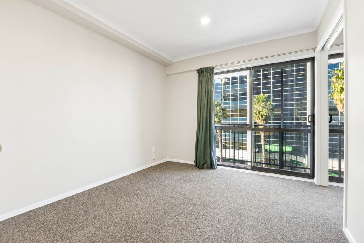 4J/18 Ronwood Avenue, Manukau, Manukau City, Auckland - Carousel 2