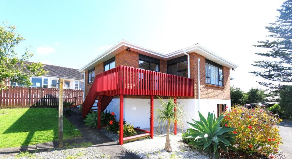 57 Bollard Avenue, New Windsor, Auckland - Carousel 1