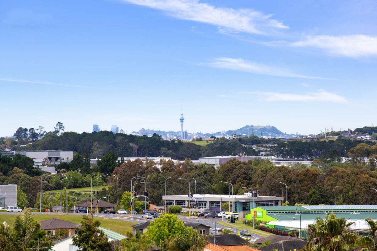 20A Spencer Road, Pinehill, Auckland - Carousel 1