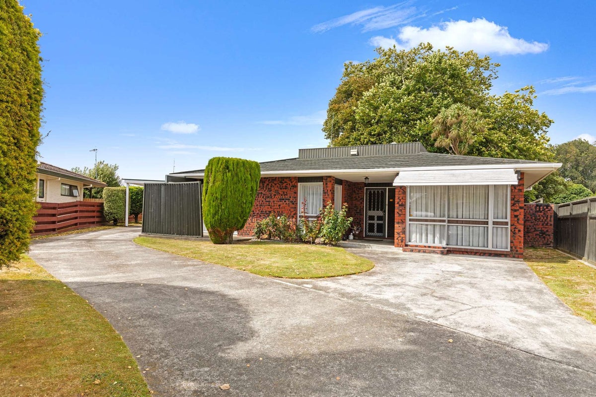 43 Kentucky Way, Awapuni, Palmerston North - Carousel 1