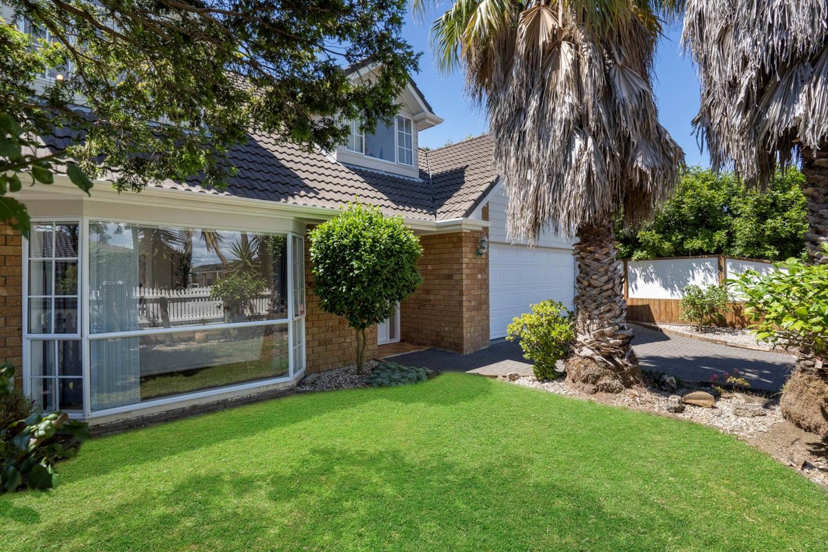 2/208 Bucklands Beach Road, Bucklands Beach, Auckland - Carousel 1