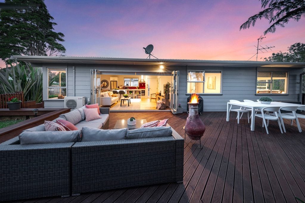 68 Lantana Road, Green Bay, Auckland - Carousel 1