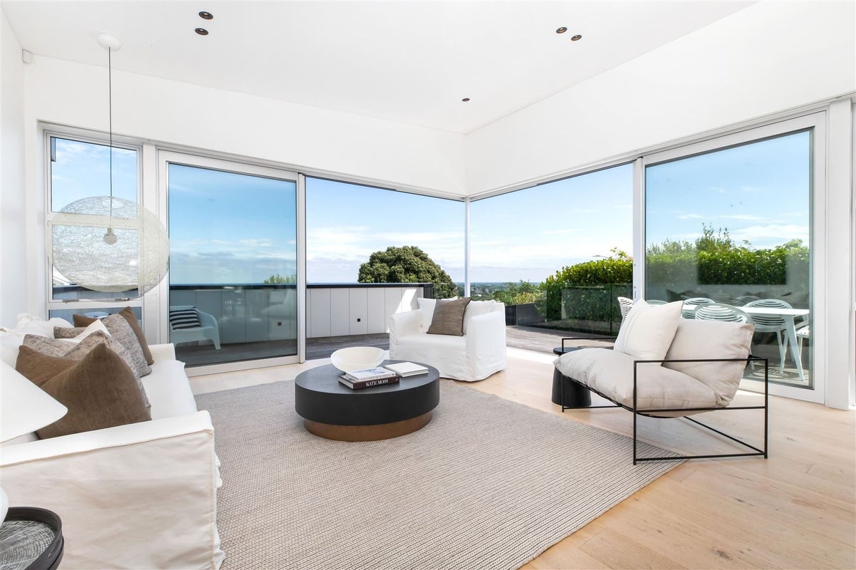 39 Hackthorne Road, Cashmere, Christchurch - Carousel 2