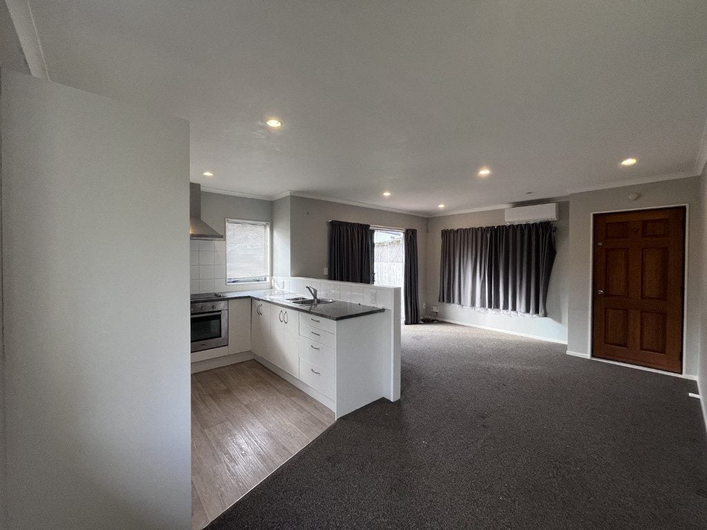 21 Kellett Road, Ranui, Auckland - Carousel 1