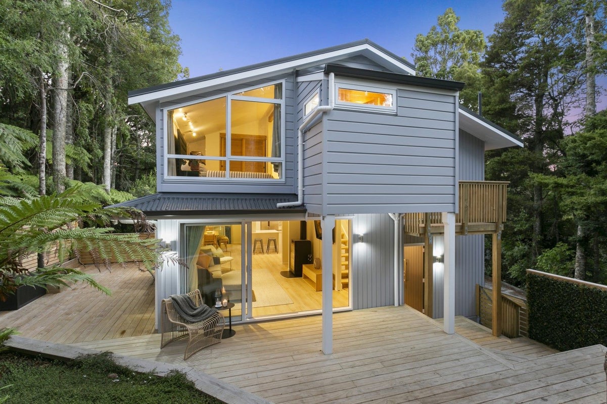 1/24 Ridgewood Crescent, Birkenhead, Auckland - Carousel 1