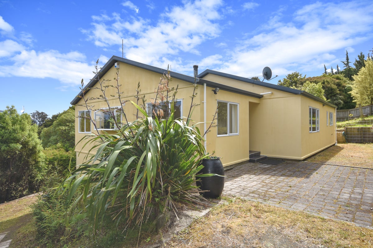 16 Tower Avenue, Waverley, Dunedin - Carousel 1
