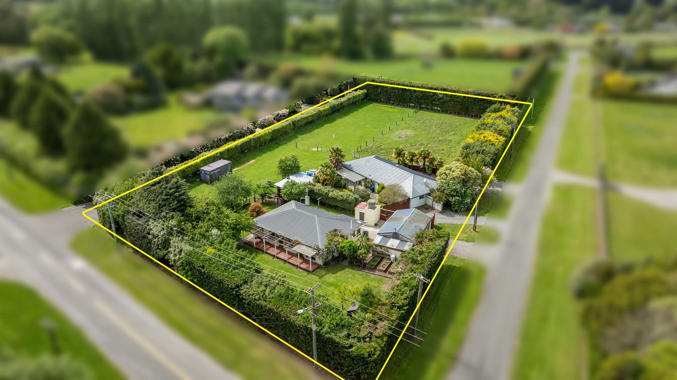 180 Guthries Road, Belfast, Christchurch - Carousel 1