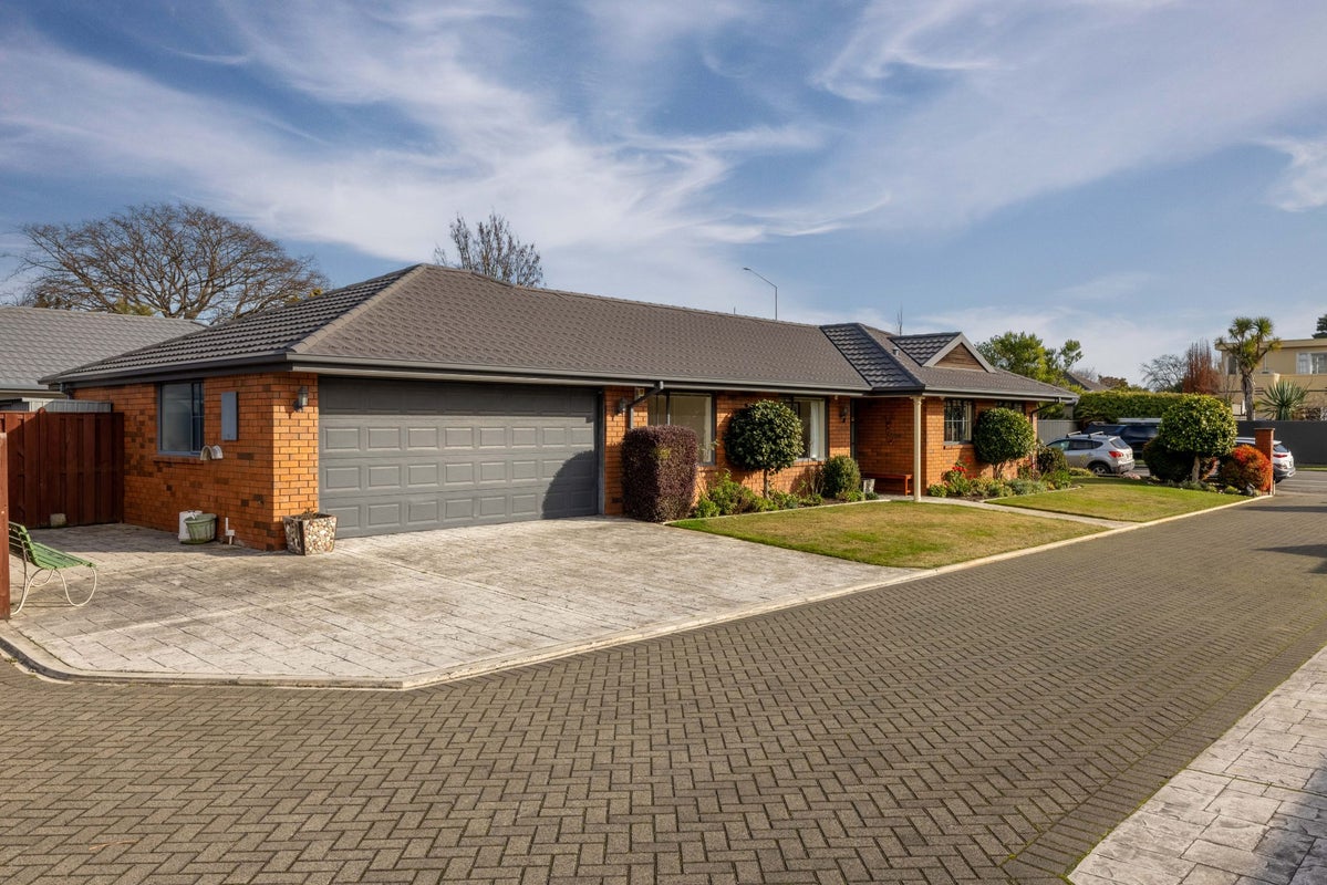 1/156 Blighs Road, Strowan, Christchurch - Carousel 1