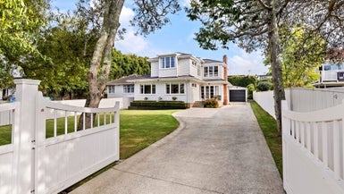 8 Littlejohn Street, Hillsborough, Auckland - Carousel 1