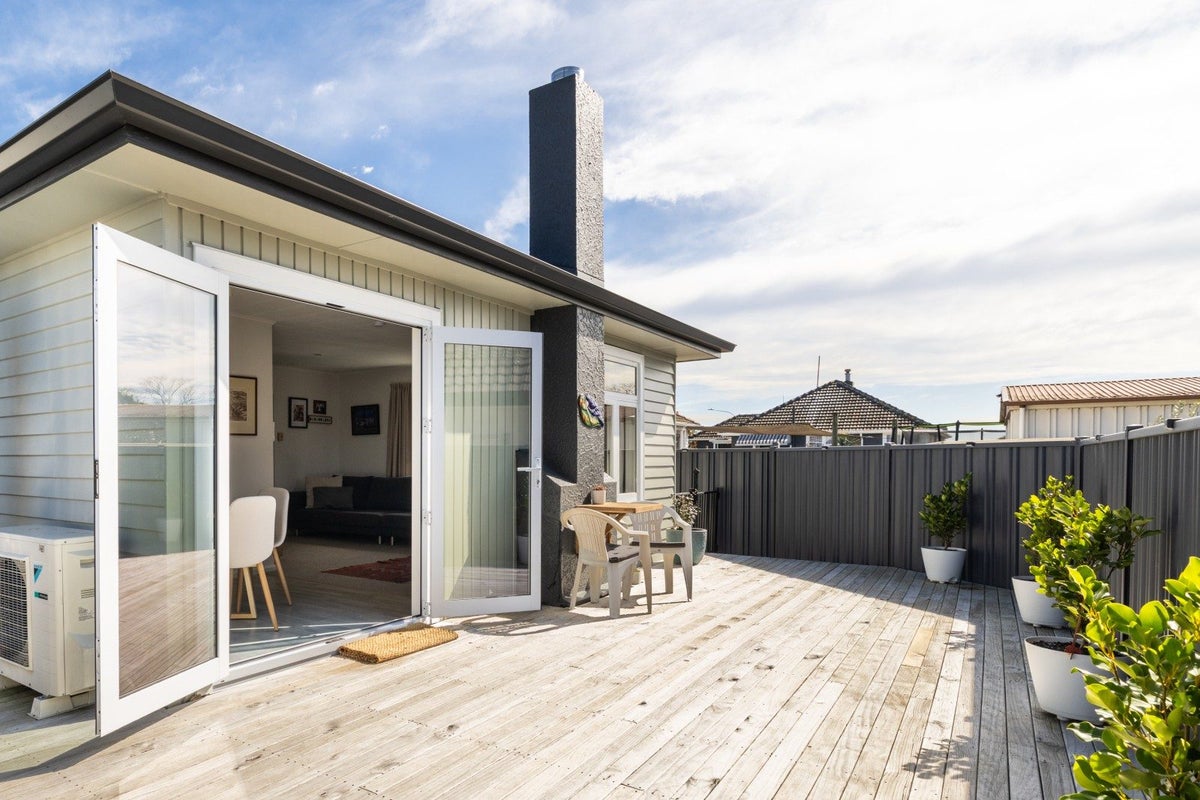 806 Grove Road, Mayfair, Hastings, Hawke's Bay - Carousel 1