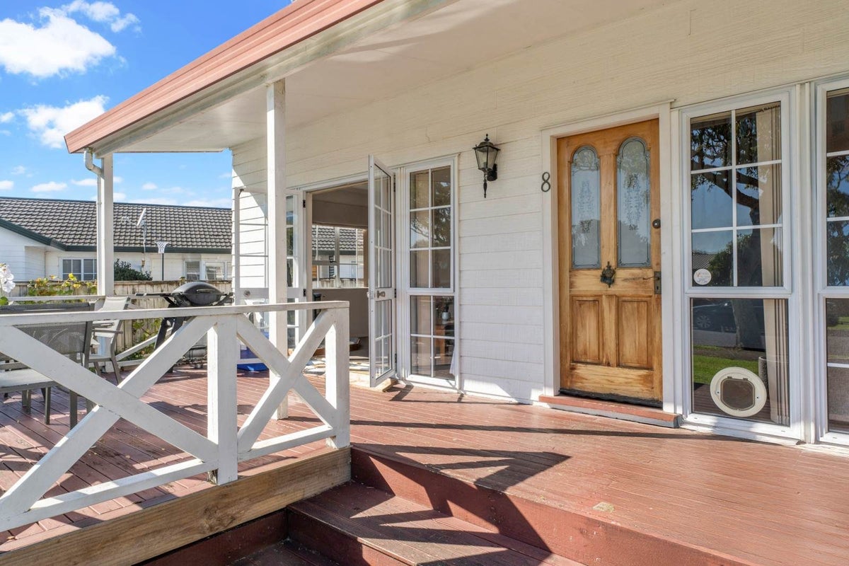 8 Evanda Crescent, Conifer Grove, Papakura, Auckland - Carousel 2
