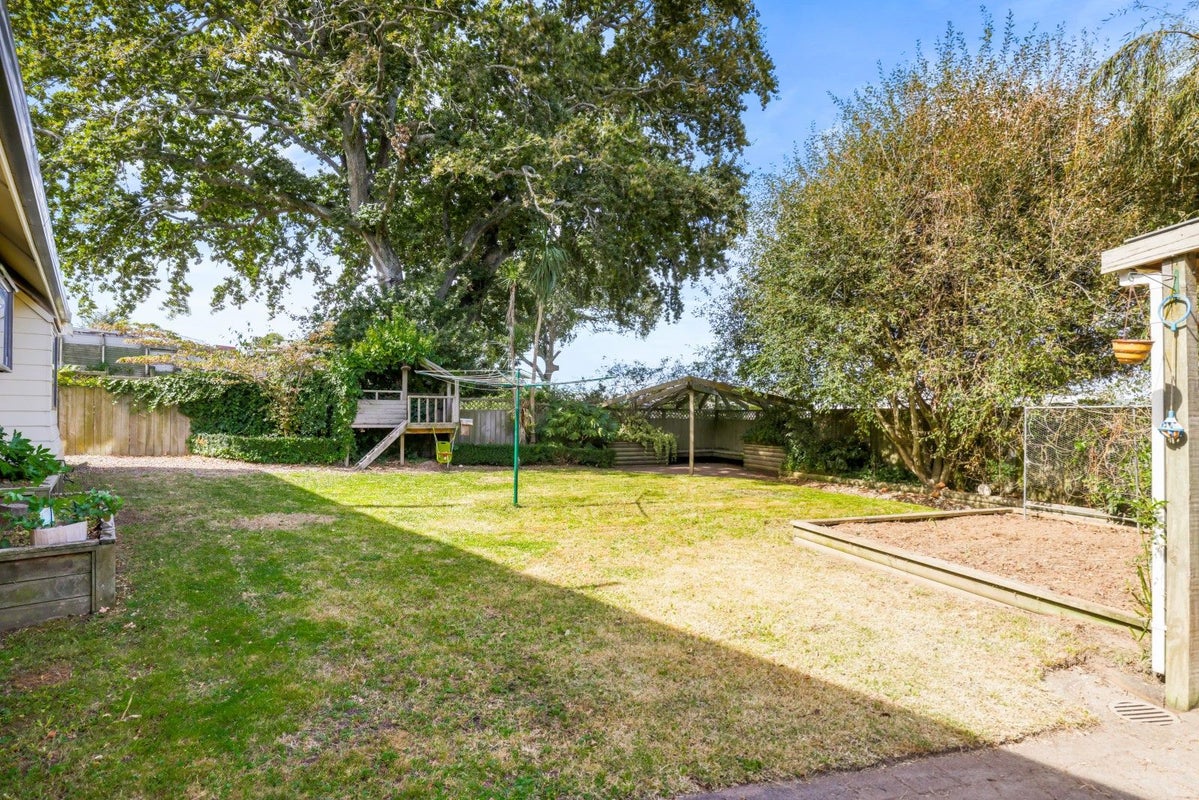175 Tuhikaramea Road, Dinsdale, Hamilton - Carousel 15