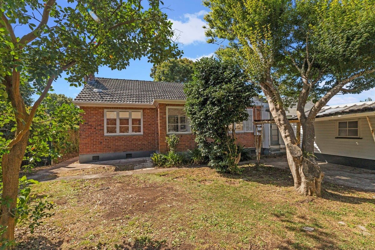 26 Kiwitea Street, Sandringham, Auckland - Carousel 1