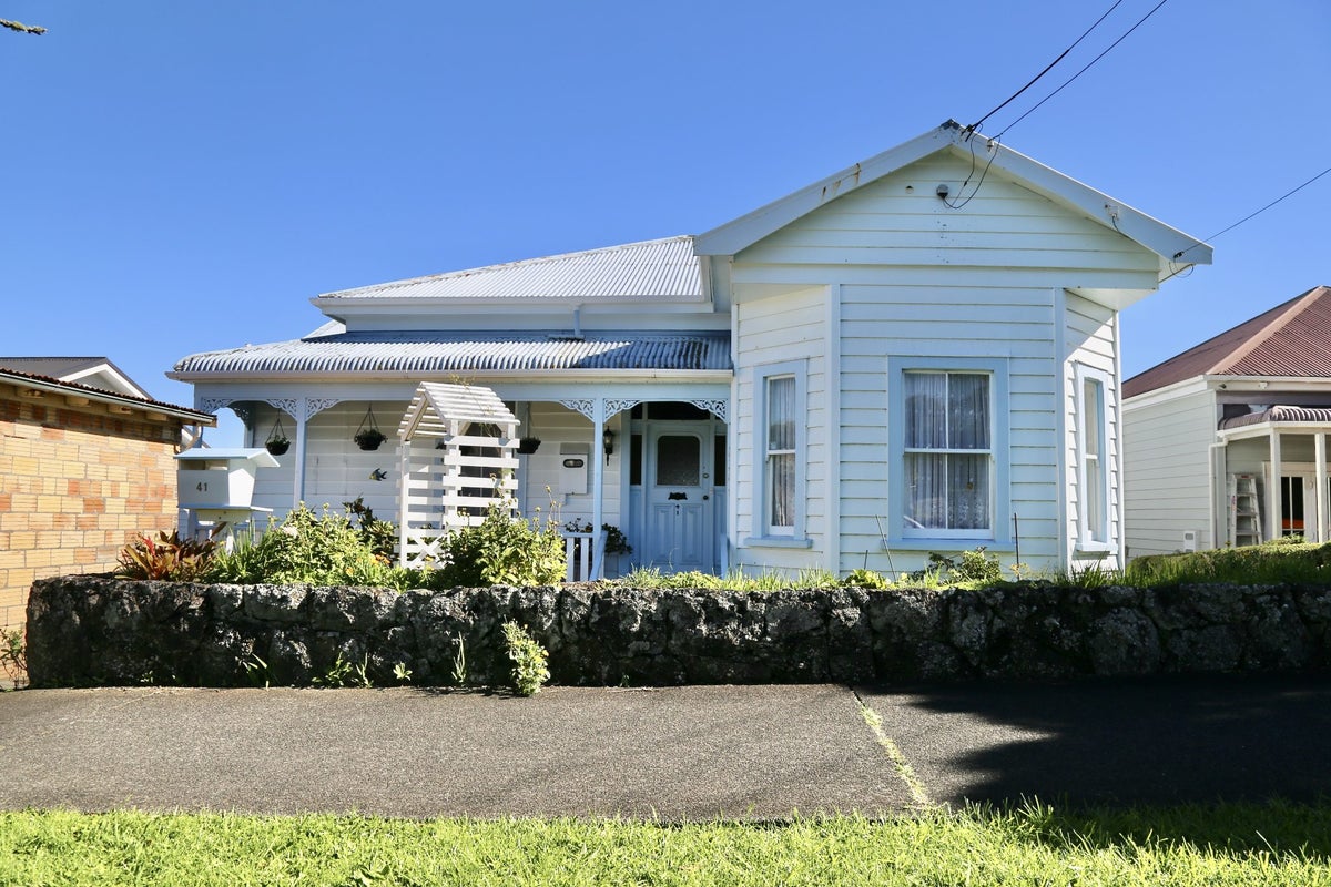 41 Roberton Road, Avondale, Auckland - Carousel 1