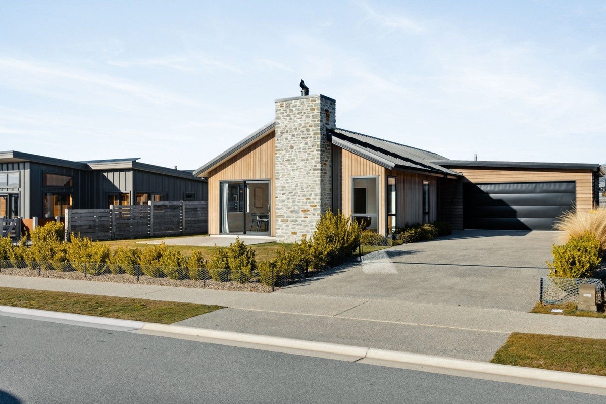 6 Campbell Road, WANAKA - Carousel 1