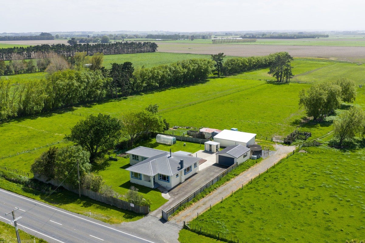 1331 Rongotea Road, Kairanga, Palmerston North - Carousel 1