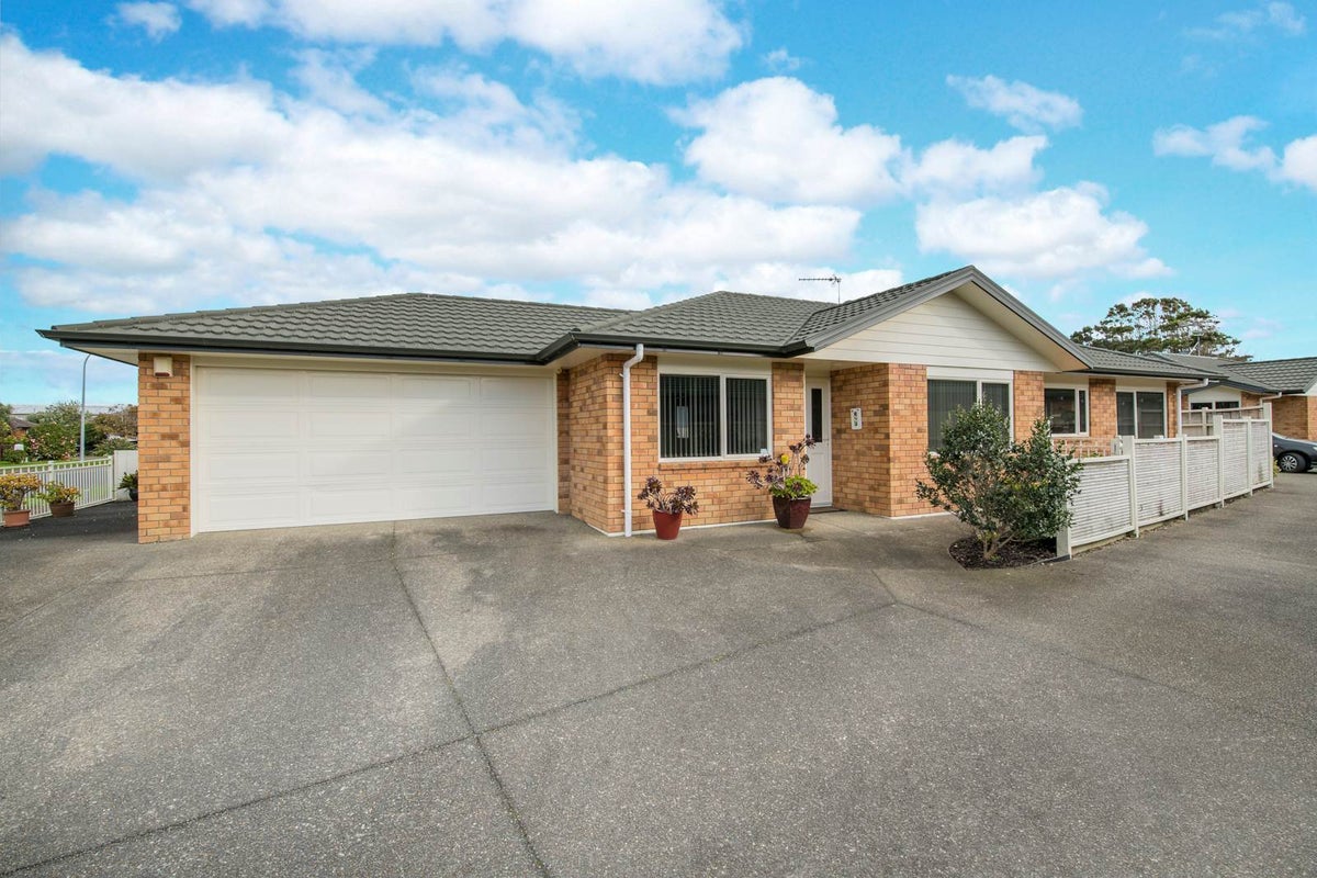 75 Florence Avenue, Orewa, Orewa - Carousel 1