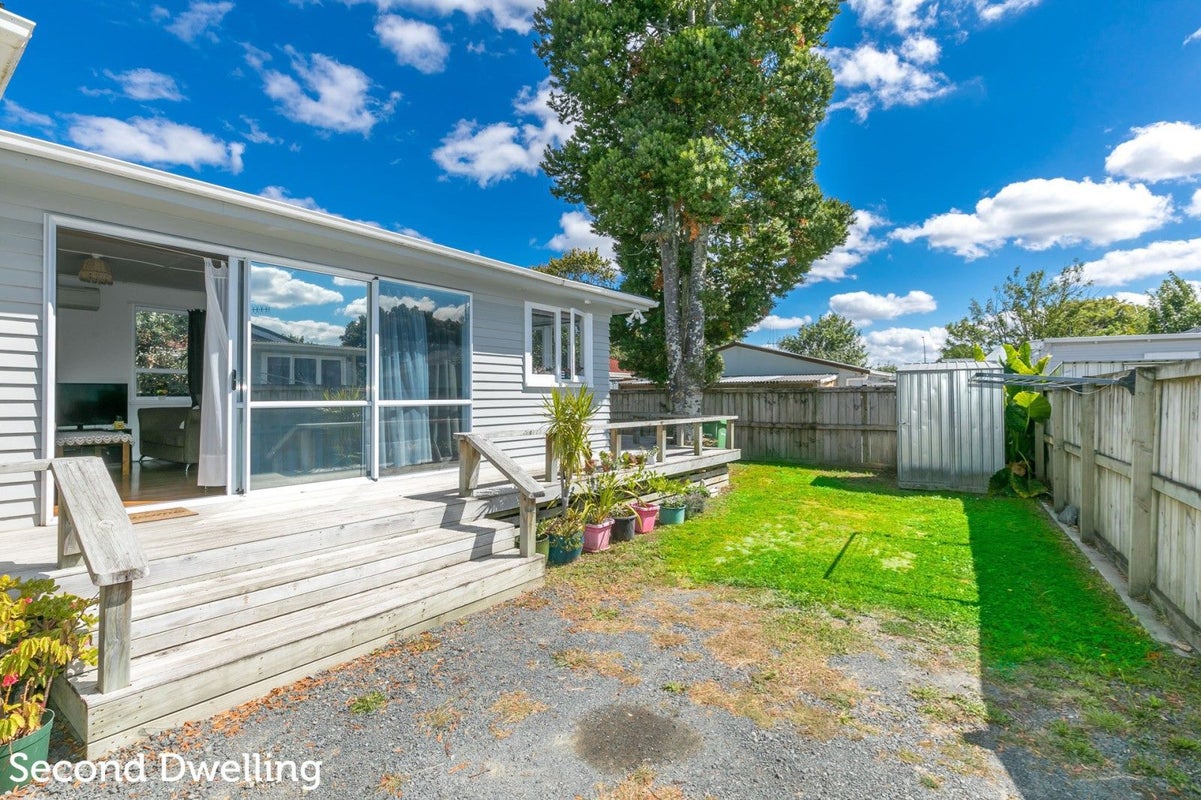209 Galloway Street, Hamilton East, Hamilton - Carousel 23