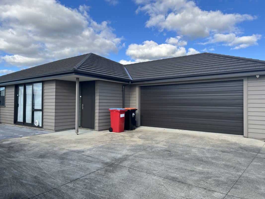 38 Silicon Way, Fitzherbert, Palmerston North - Carousel 1