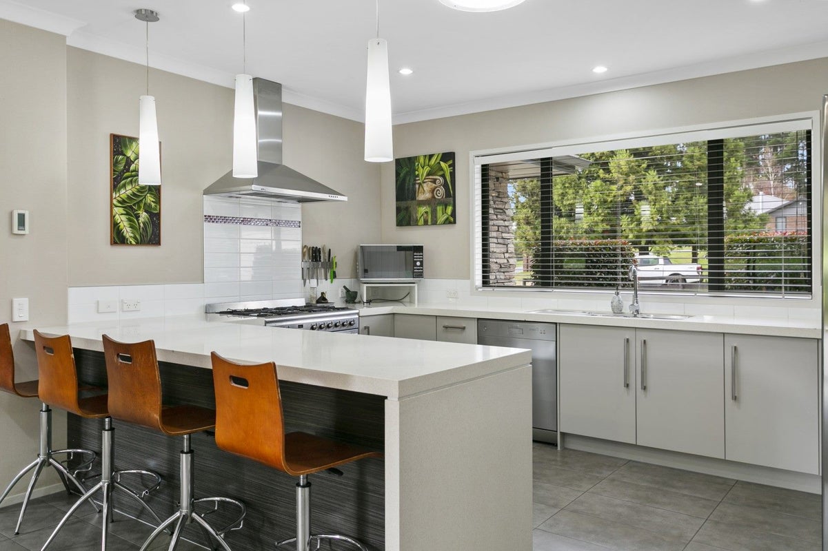 19 Maple Grove, Taupo - Carousel 2