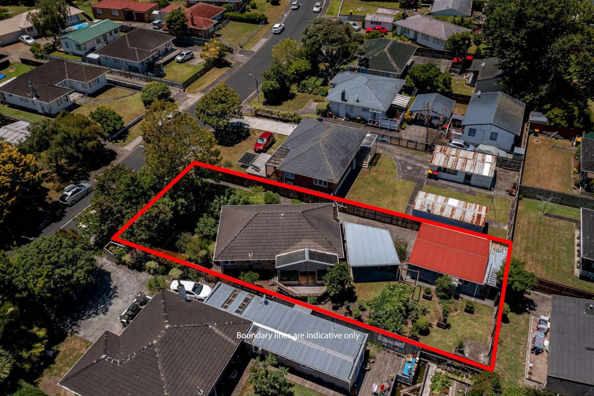 25 Te Kanawa Crescent, Henderson, Auckland - Carousel 1