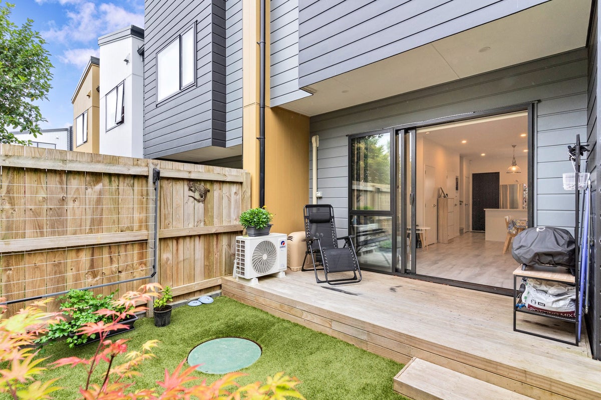 7/241 Don Buck Road, Massey, Waitakere City, Auckland - Carousel 2