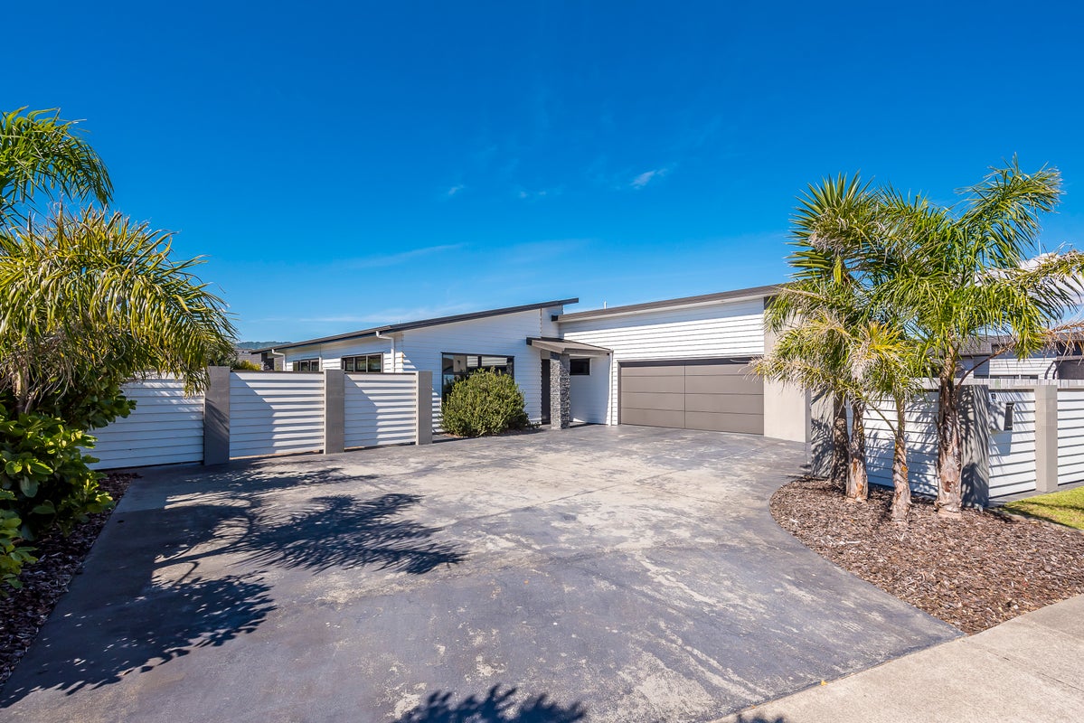 69 Kotuku Drive, Paraparaumu Beach, Paraparaumu - Carousel 1