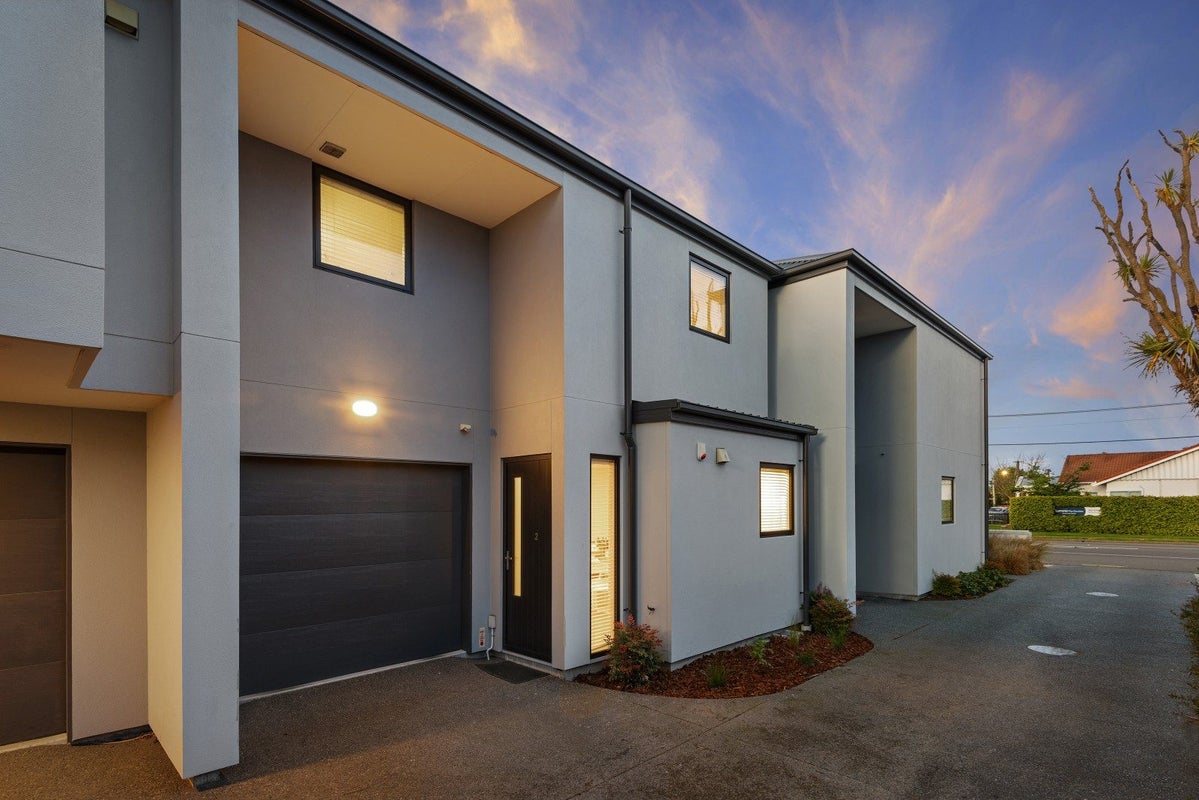 2/21 Hills Road, Edgeware, Christchurch - Carousel 1