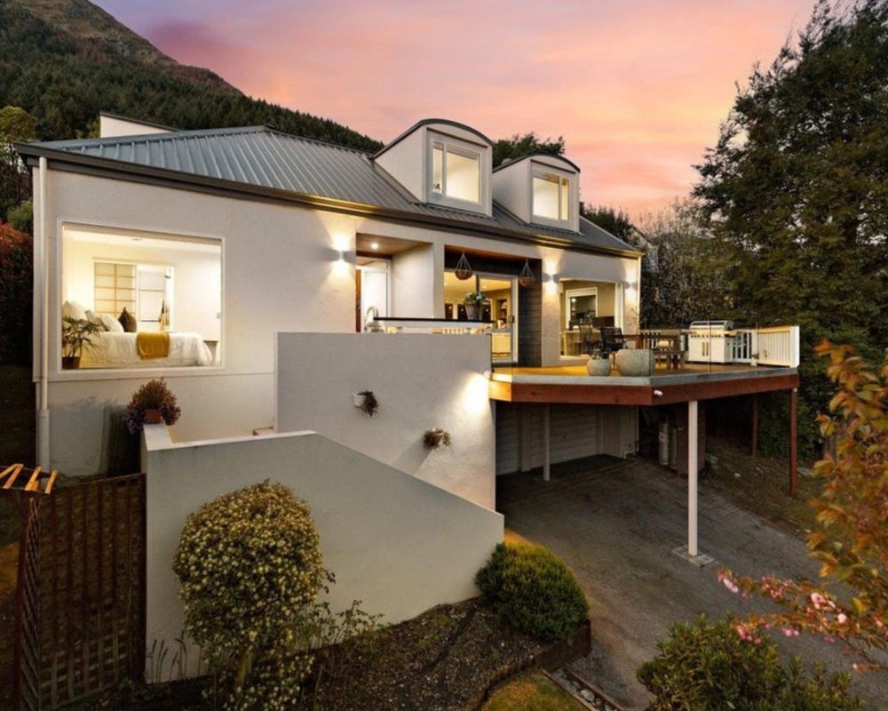 1 Arawata Terrace, Fernhill, Queenstown - Carousel 1