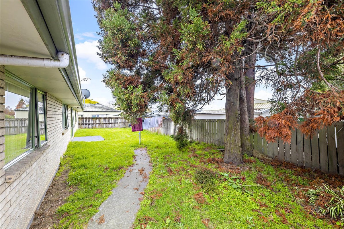9 Oakleigh Avenue, Takanini, Auckland - Carousel 2