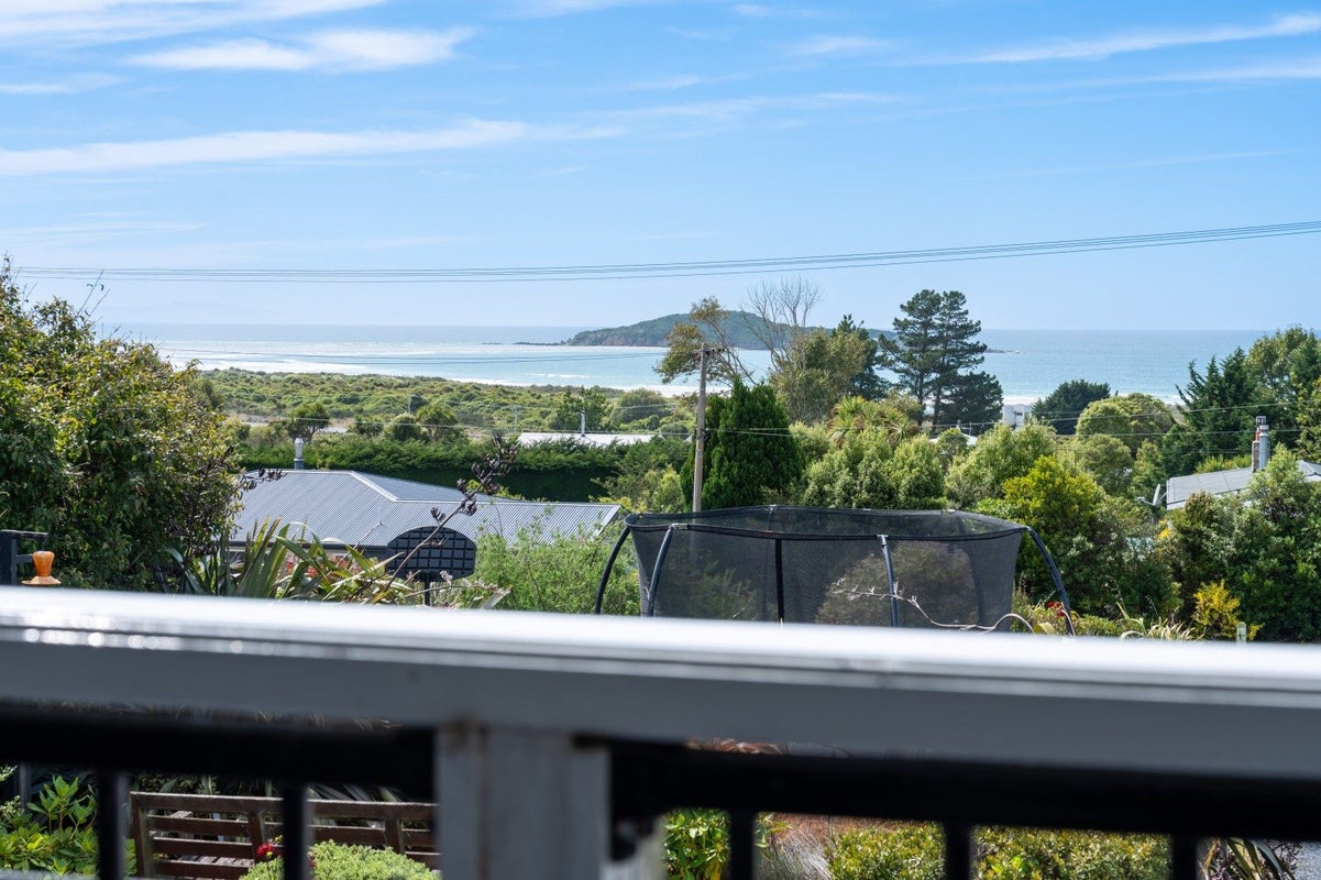 14 Frances Street, Brighton - Carousel 2