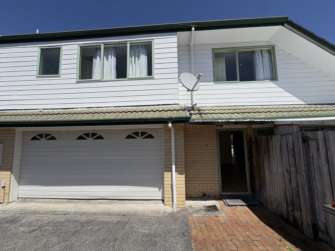 5/15 Edendale Road, Somerville, Manukau - Carousel 1