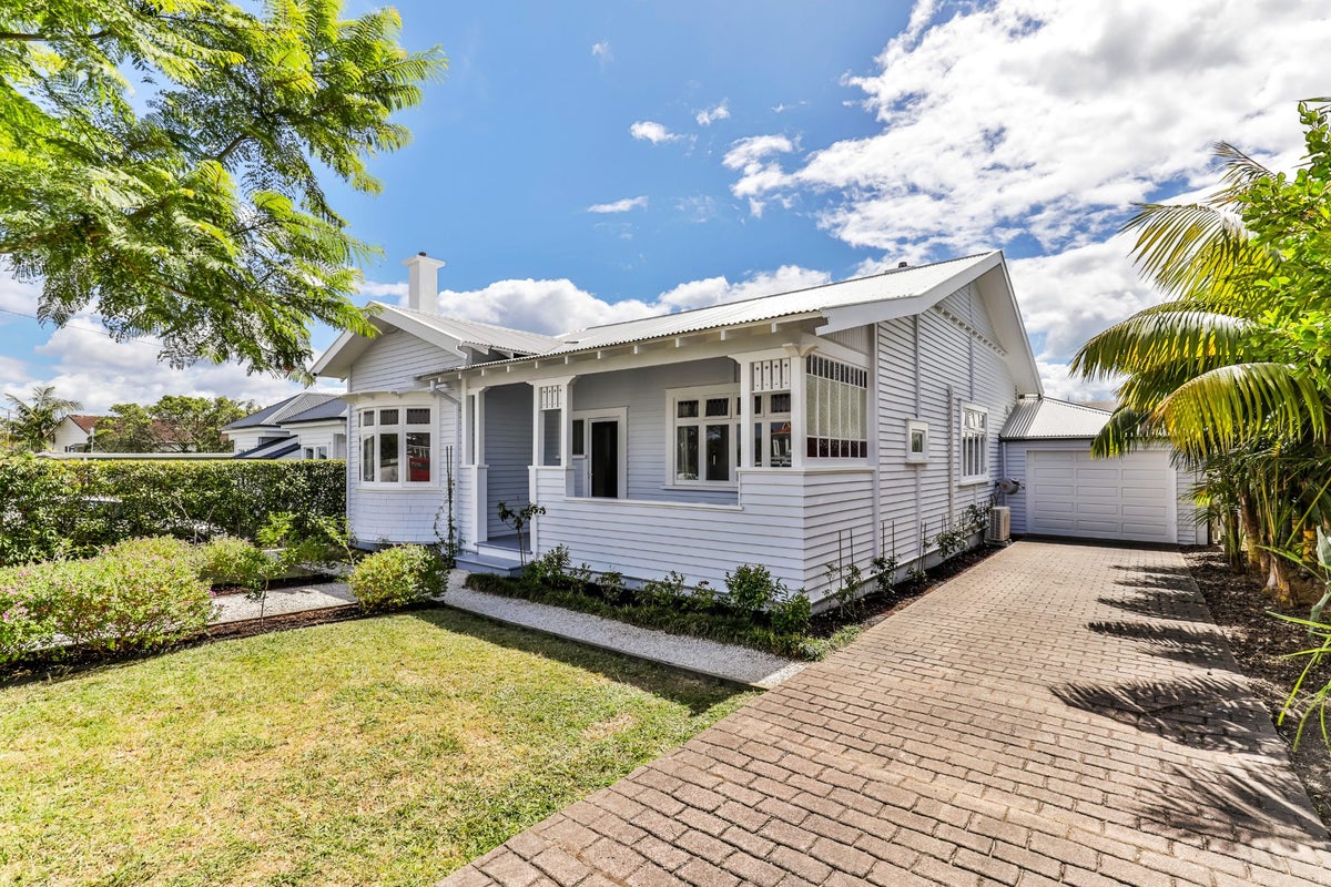 130 Calliope Road, Stanley Point, Auckland - Carousel 22