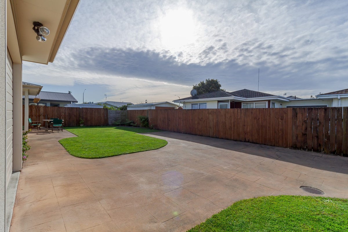 25A Flanders Avenue, Onekawa, Napier - Carousel 16