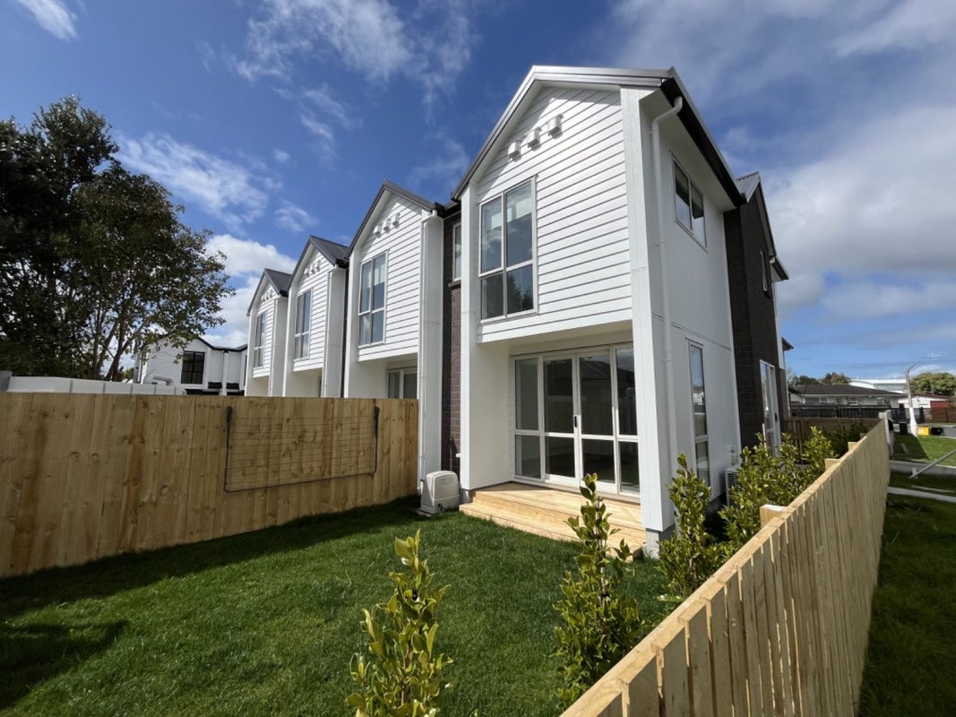 12A Greenock Road, Ranui, Auckland - Carousel 1
