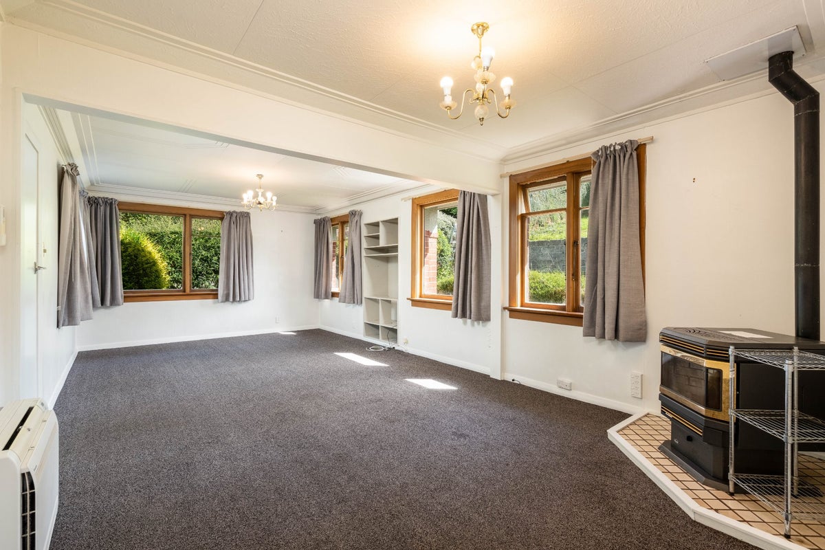 70 Lynn Street, Wakari, Dunedin - Carousel 2