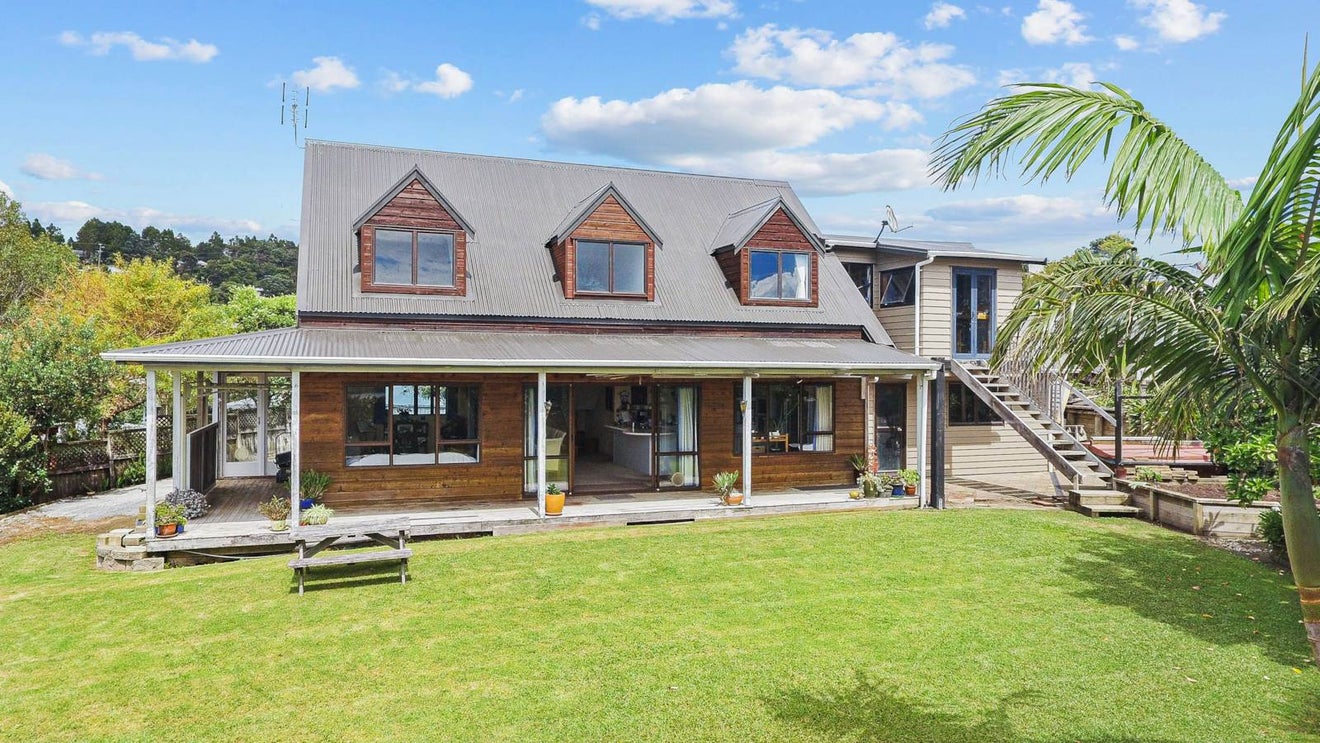 7 Hatfield Heights, Hatfields Beach, Orewa - Carousel 1