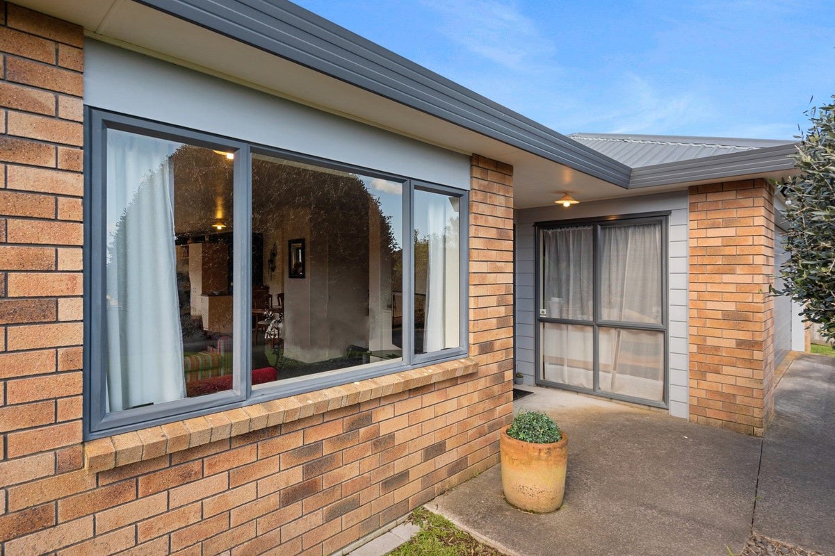29 Newfield Drive, Fairview Downs, Hamilton - Carousel 2