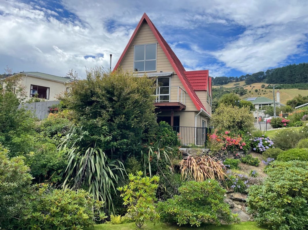 57 Greenacres Street, Macandrew Bay, Dunedin - Carousel 1
