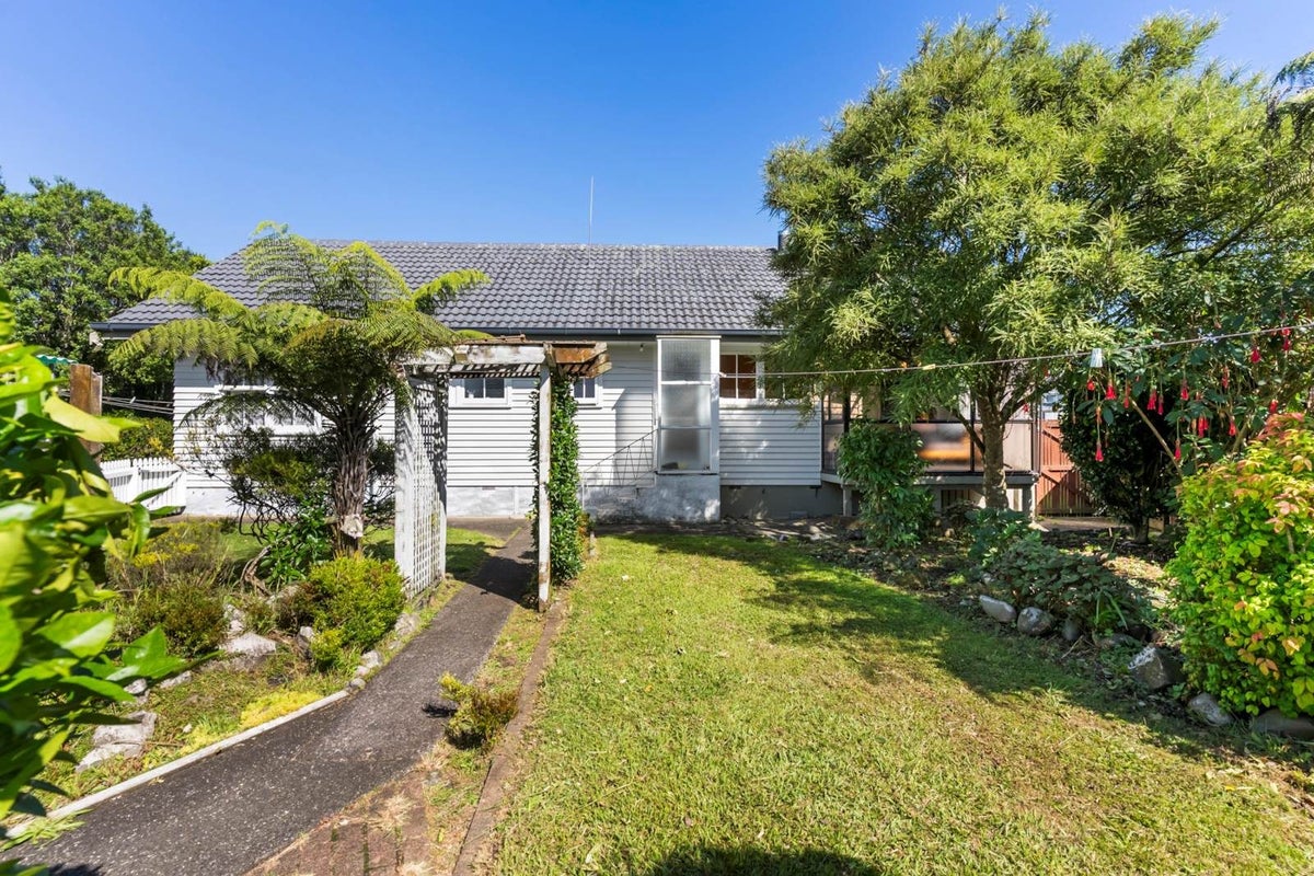 9 Riverpark Crescent, Henderson, Auckland - Carousel 28